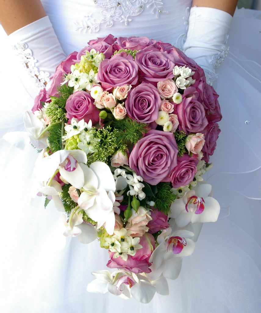 ピンクのバラのブーケ